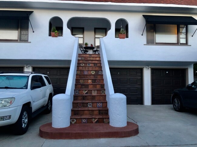 Building Photo - 337 Ximeno Ave