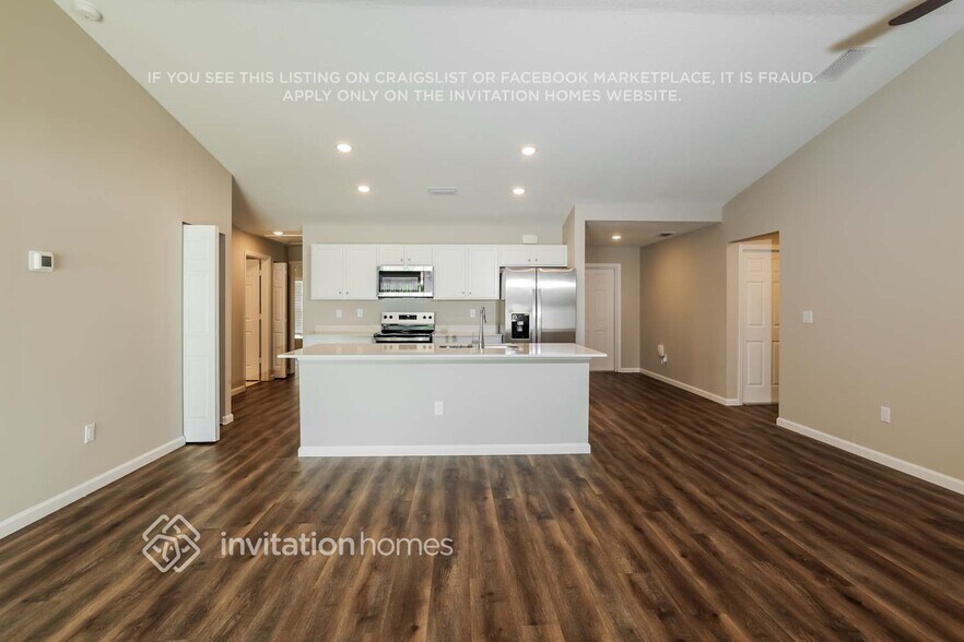 Building Photo - 313 SW Nativity Terrace