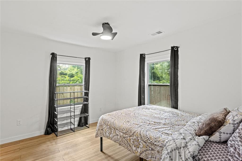 Building Photo - Room in House on Peeples St SW