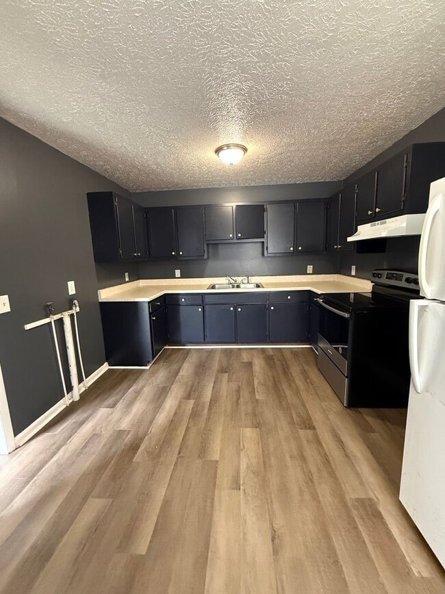 Building Photo - FIRST FULL MONTHS RENT FREE!! 2 Bedroom, 1 Bathroom Duplex in Gallatin!