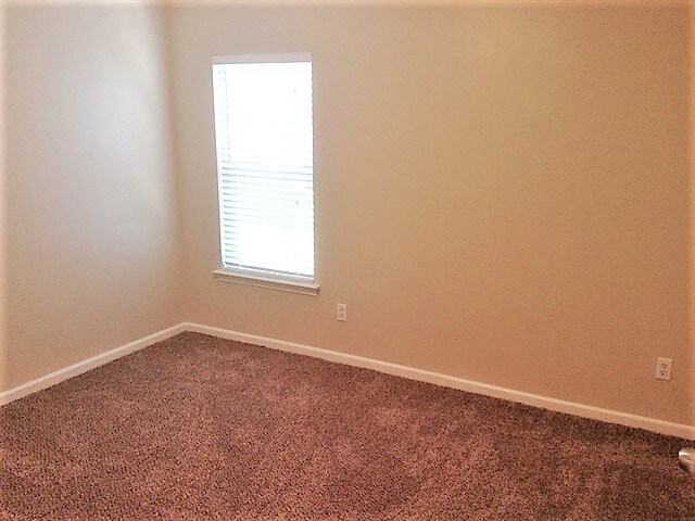 Building Photo - 14523 Lyon Hill Ln