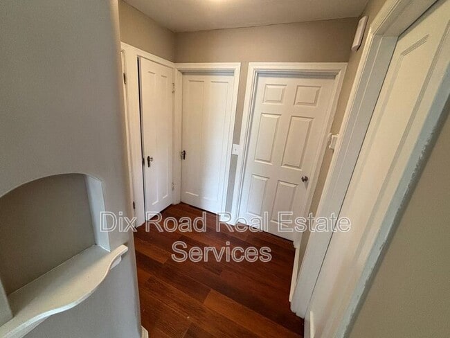 Building Photo - 3330 Van Zandt Dr
