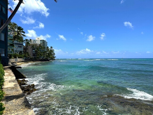 Building Photo - Gold Coast, Tropic Seas - 2BR/2BA/Street Parking Only