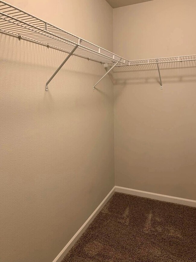 Building Photo - Spacious 4-Bedroom Corner Lot Home with Bonus Room, A/C & Updated Kitchen