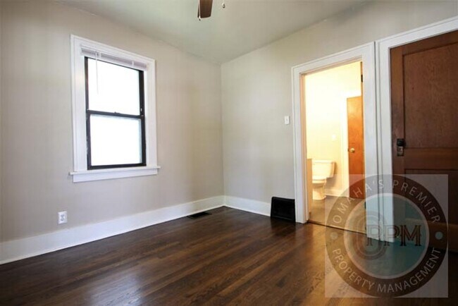 Building Photo - Beautiful 3 Bedroom / 1 Bath Home!