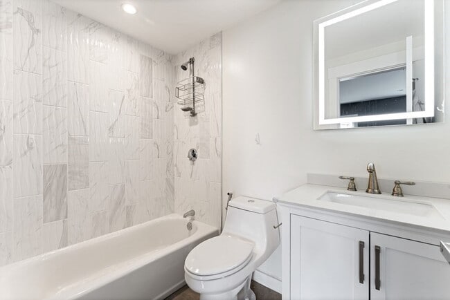 Building Photo - 19 Harrison St