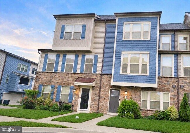 Building Photo - 8667 Shady Pines Dr