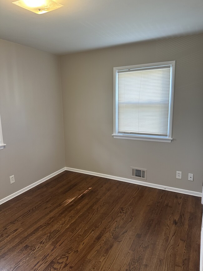 Building Photo - 4005 N Jackson Ave