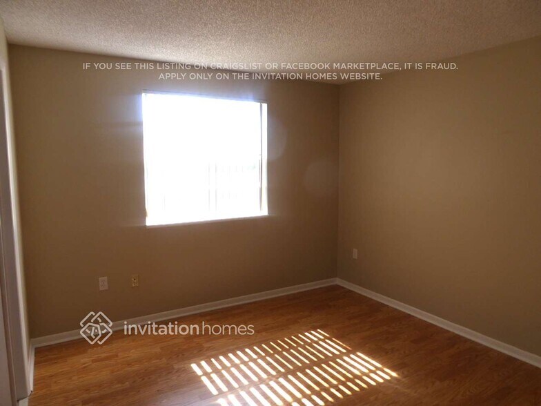 Building Photo - 13995 Langley Pl