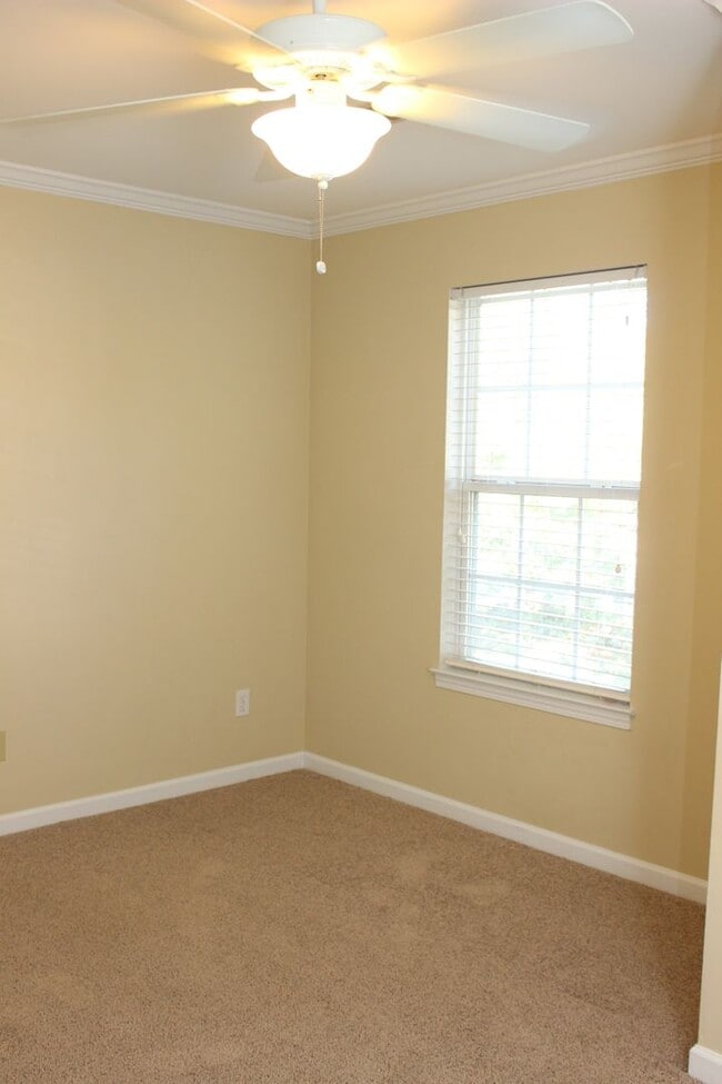 Building Photo - Wellstone Townhouse