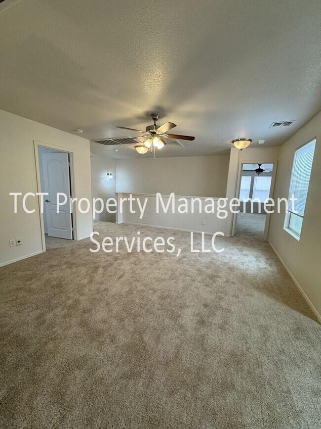 Building Photo - Beautiful 4 bedroom + loft in Johnson Ranch