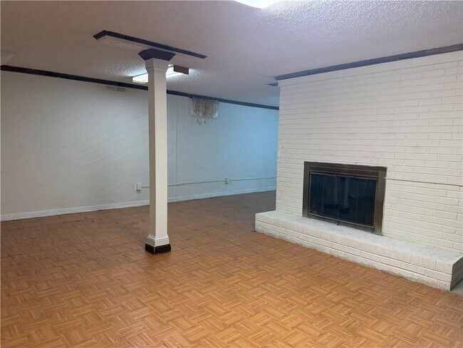 Building Photo - 981 Woodward Park Dr