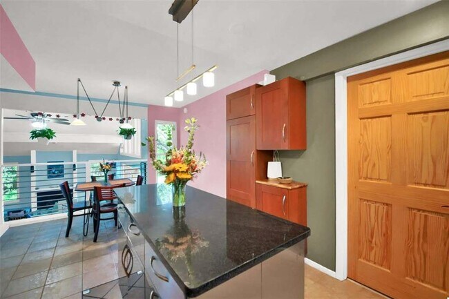 Building Photo - 11510 Oak Knoll Dr