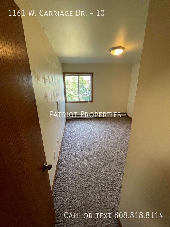 Building Photo - 1 bedroom/ 1 bath apartment in Whitewater, WI