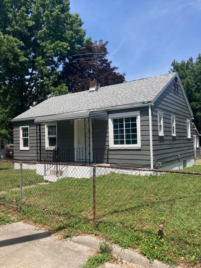 Primary Photo - 1061 Stroman Ave