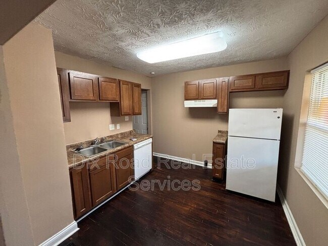 Building Photo - 1706 Meadow Ave