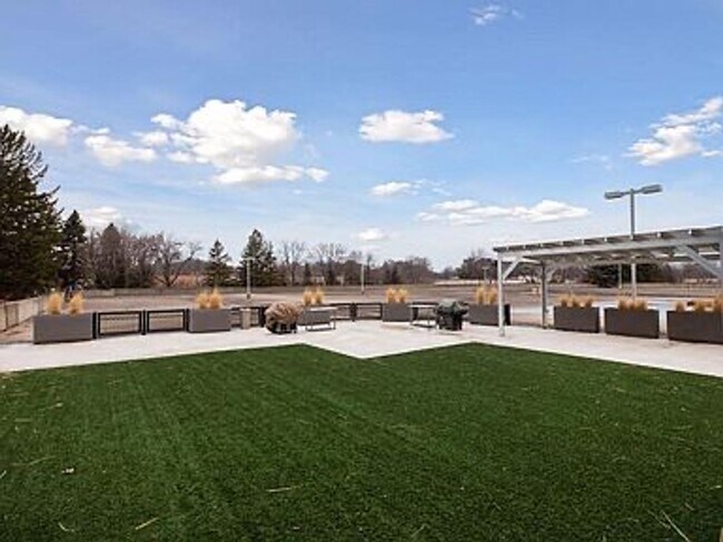 Building Photo - Contract For Deed - Cloud 9 Sky Flat Condo