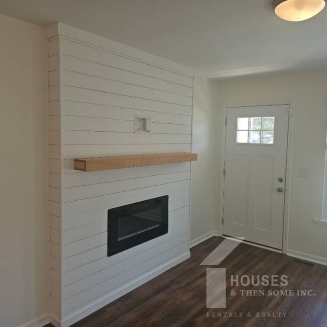 Building Photo - 5 Haley Ct