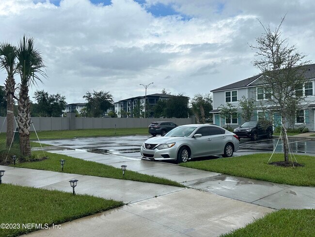 Building Photo - 8401 Retrograde Rd