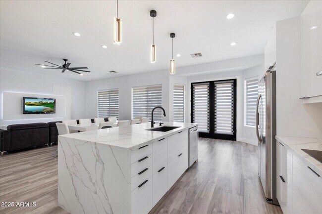 Building Photo - 47970 Navidad Court