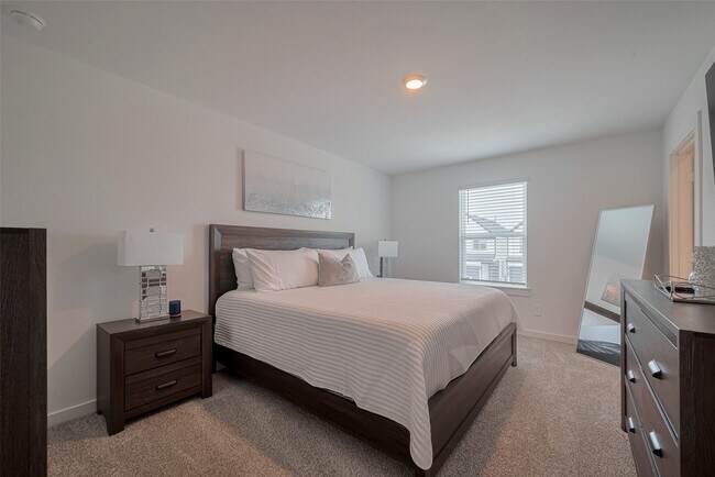 Building Photo - 3113 Crown Gate Dr