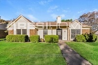 Building Photo - 2213 Salerno Dr