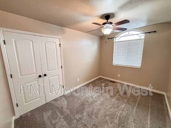 Building Photo - 2241 W 2475 N