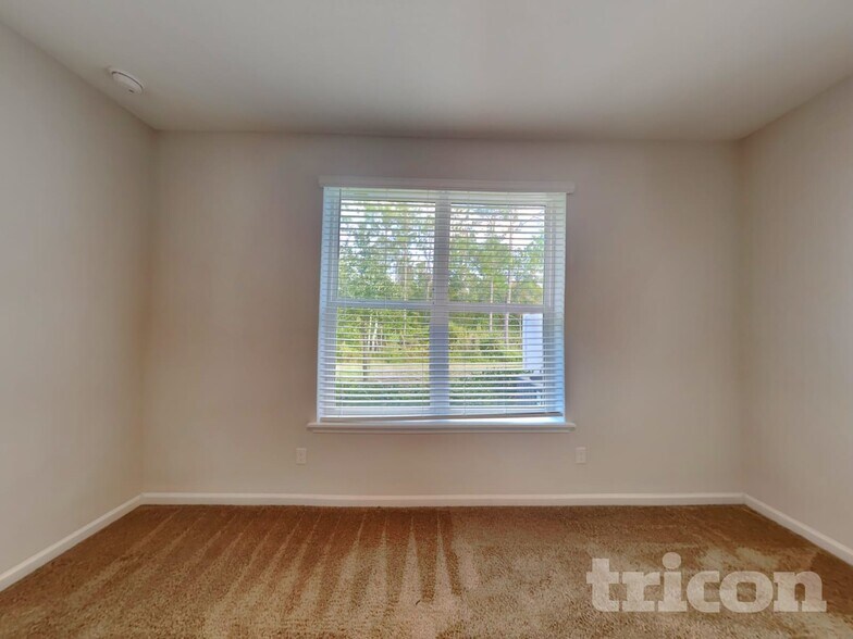 Building Photo - 187 Charlie Way