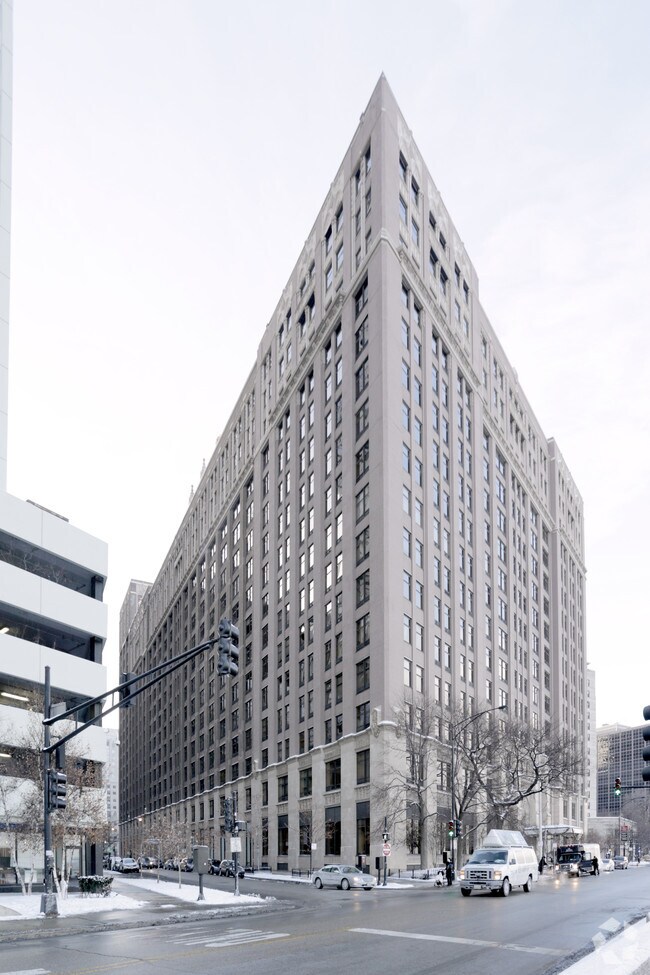 680 N Lake Shore Dr Chicago, IL Apartment Finder