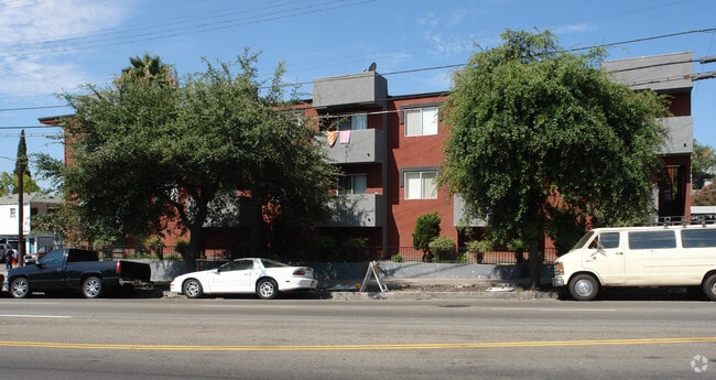 Building Photo - 6631 N Figueroa St
