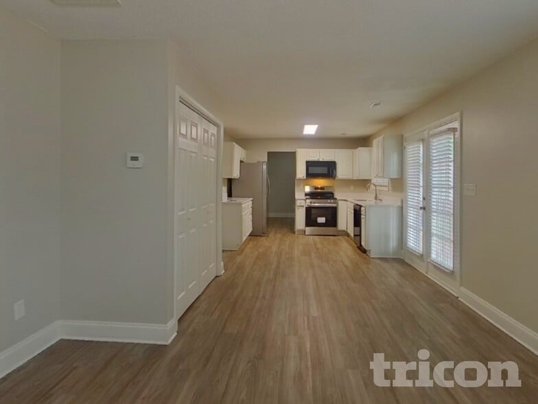 Building Photo - 3453 Sunset Rd