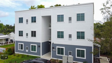 Building Photo - Cargo North