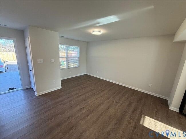 Building Photo - 5401 Canterbury Rdg Wy