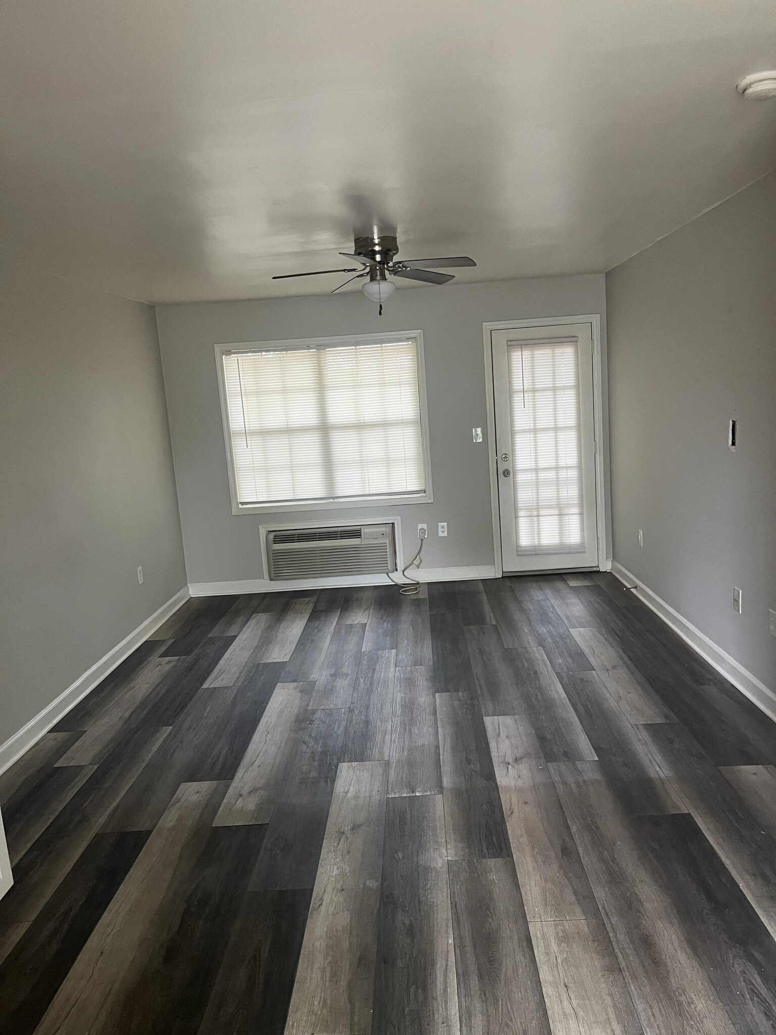Building Photo - 581 Starlight Dr