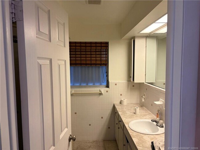 Building Photo - 1346 NW Pine Ridge Trail