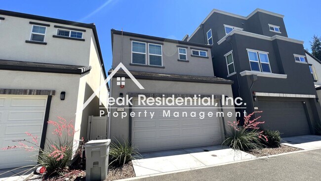 Building Photo - Newer 3bd/2.5ba West Sacramento Home with 2 Car Garage!