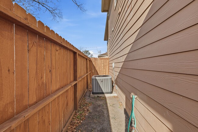 Building Photo - 2906 Anita St