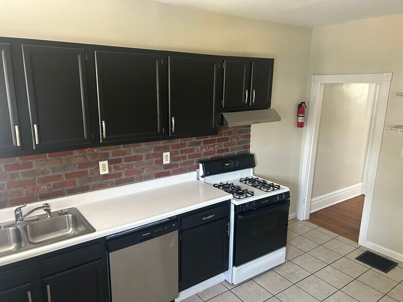 Building Photo - 88 W Maynard Ave