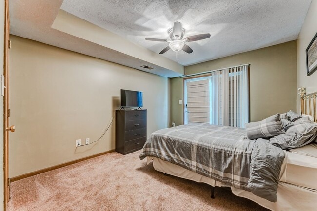 Building Photo - 9 Riddle Ct