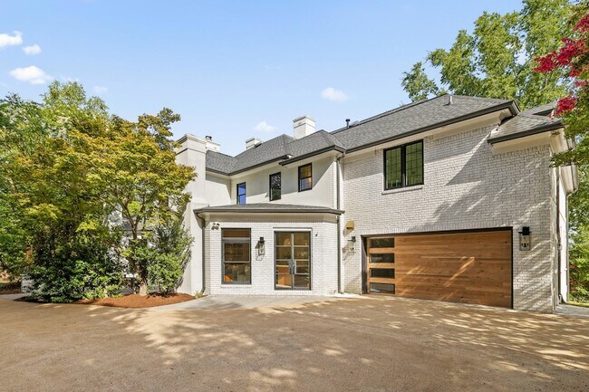 Building Photo - 1103 Centennial Dr