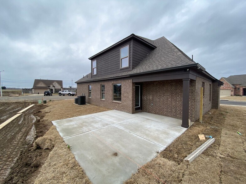 Building Photo - A NEW HOME MADE FOR YOU!