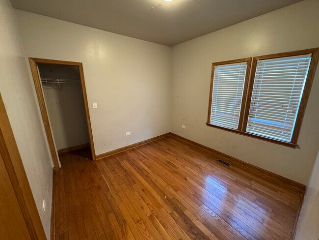 Building Photo - 605 Forsythe Ave