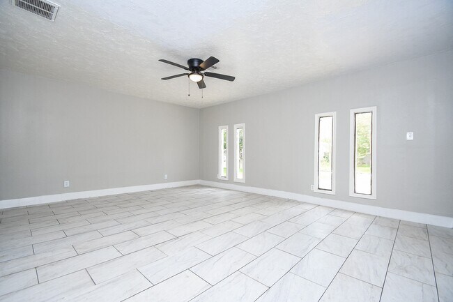 Building Photo - 12654 Monarch Rd