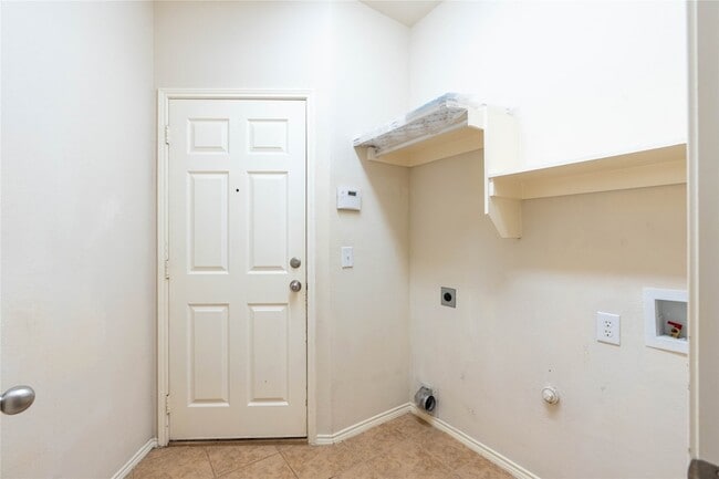 Building Photo - 2505 Monroe Dr