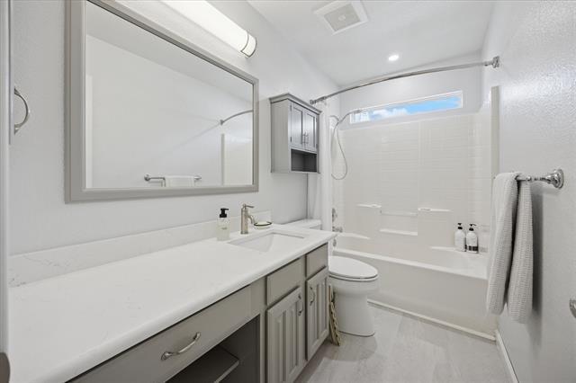 Building Photo - 8408 Island Ct