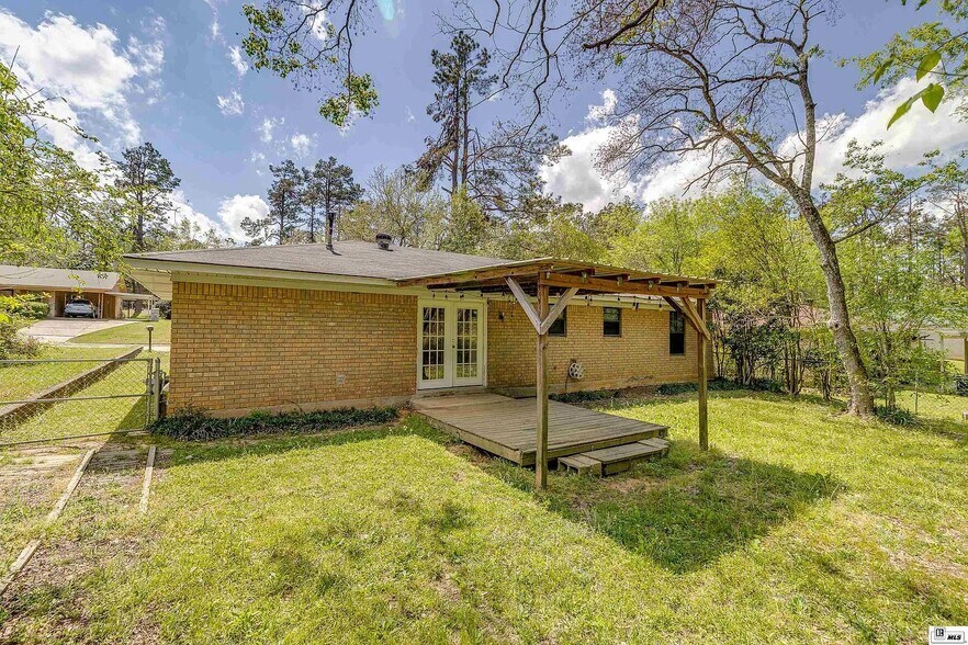 Building Photo - 128 Davis Ln