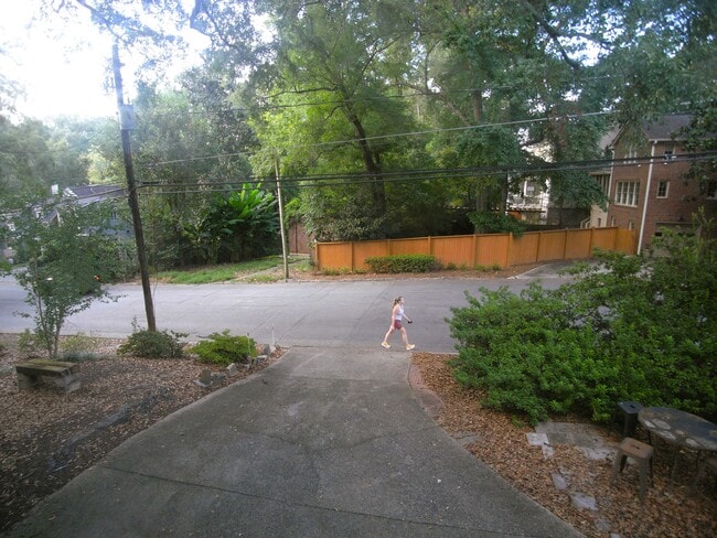 Building Photo - 1197 Stillwood Dr NE