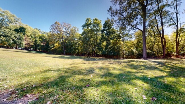 Building Photo - 260 Reform St