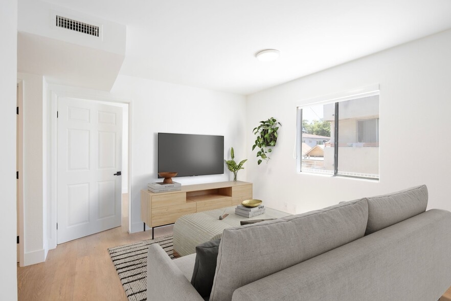 Building Photo - 5716 Lexington Ave