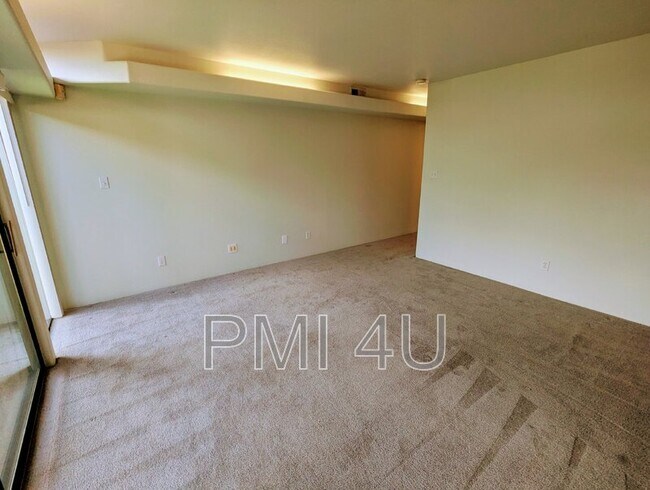 Building Photo - 4105 Bay Ct NE